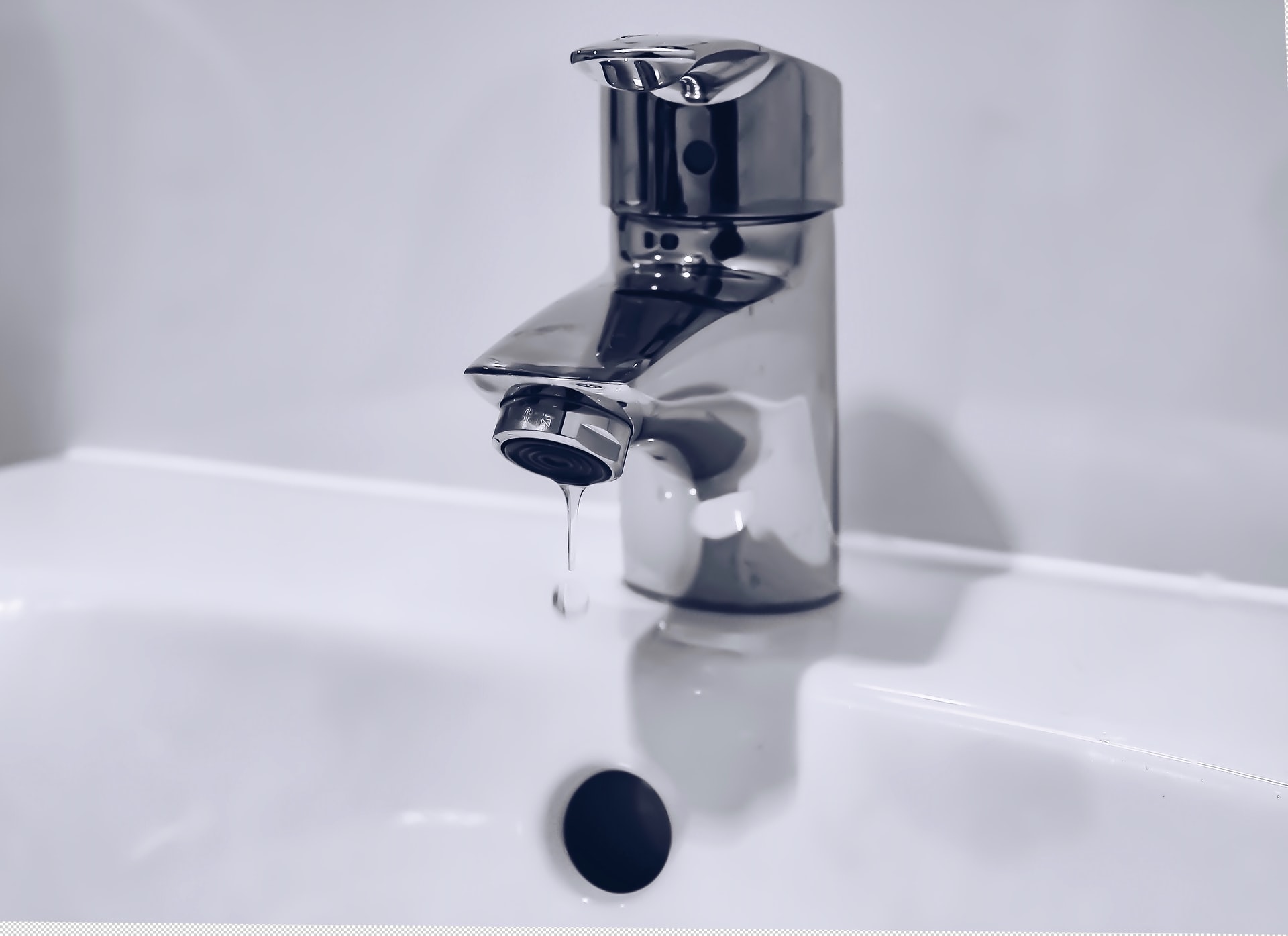 How To Take Care Of A Sudden Plumbing Problem On Your Real Estate